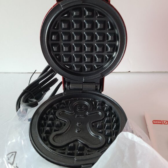 DASH MINI GINGERBREAD MAN 1-WAFFLE ELECTRIC WAFFLE MAKER -NONSTICK- RED - Picture 10 of 11